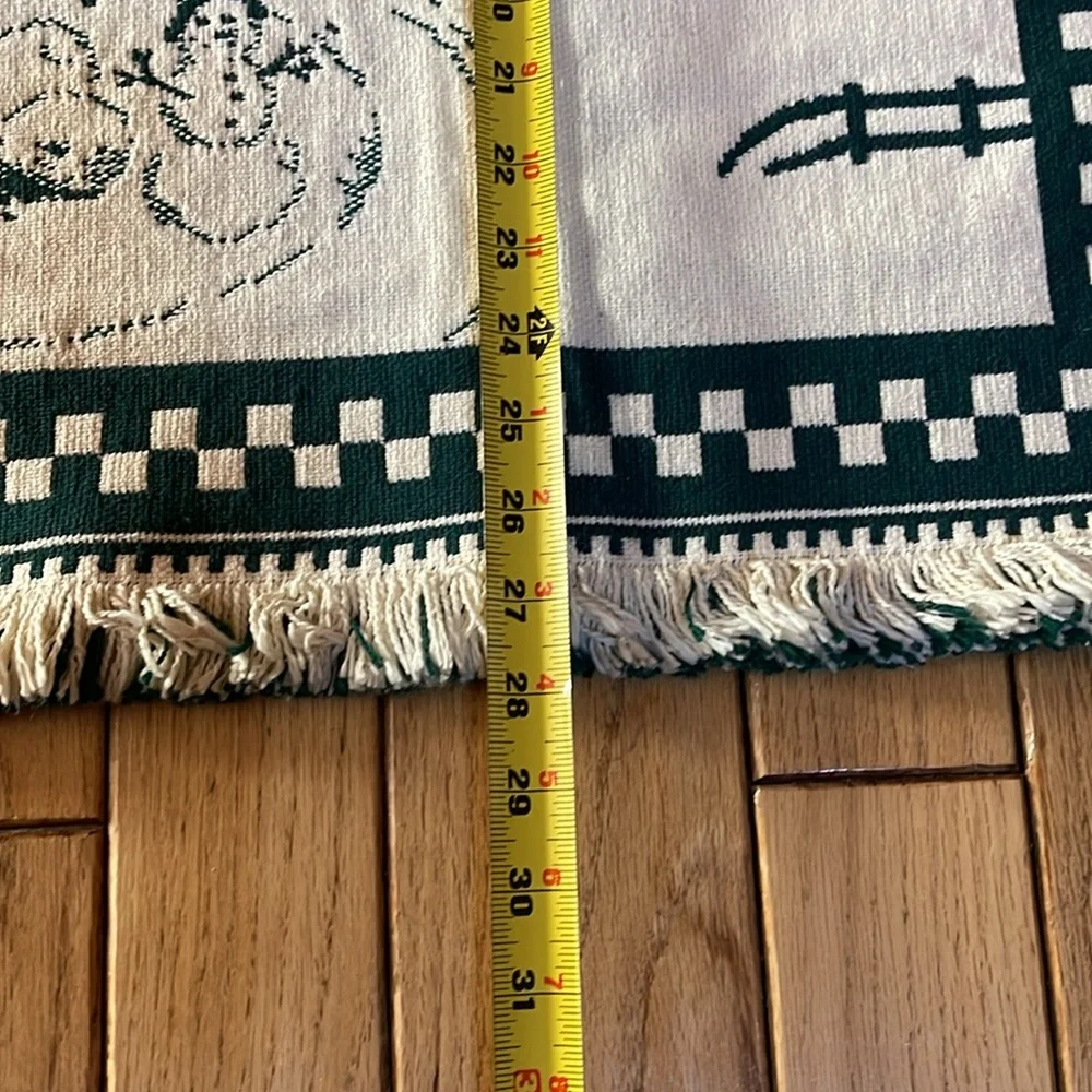 Holiday Home Woven Rug - Green and White
